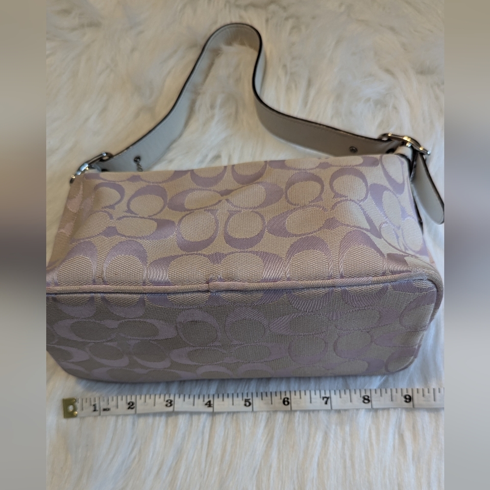 Beautiful lilac coach logo small shoulder bag. Vintage. - Picture 4 of 17